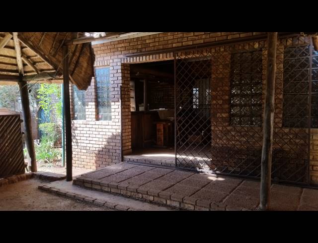 3 bed property to rent in POMONA AH